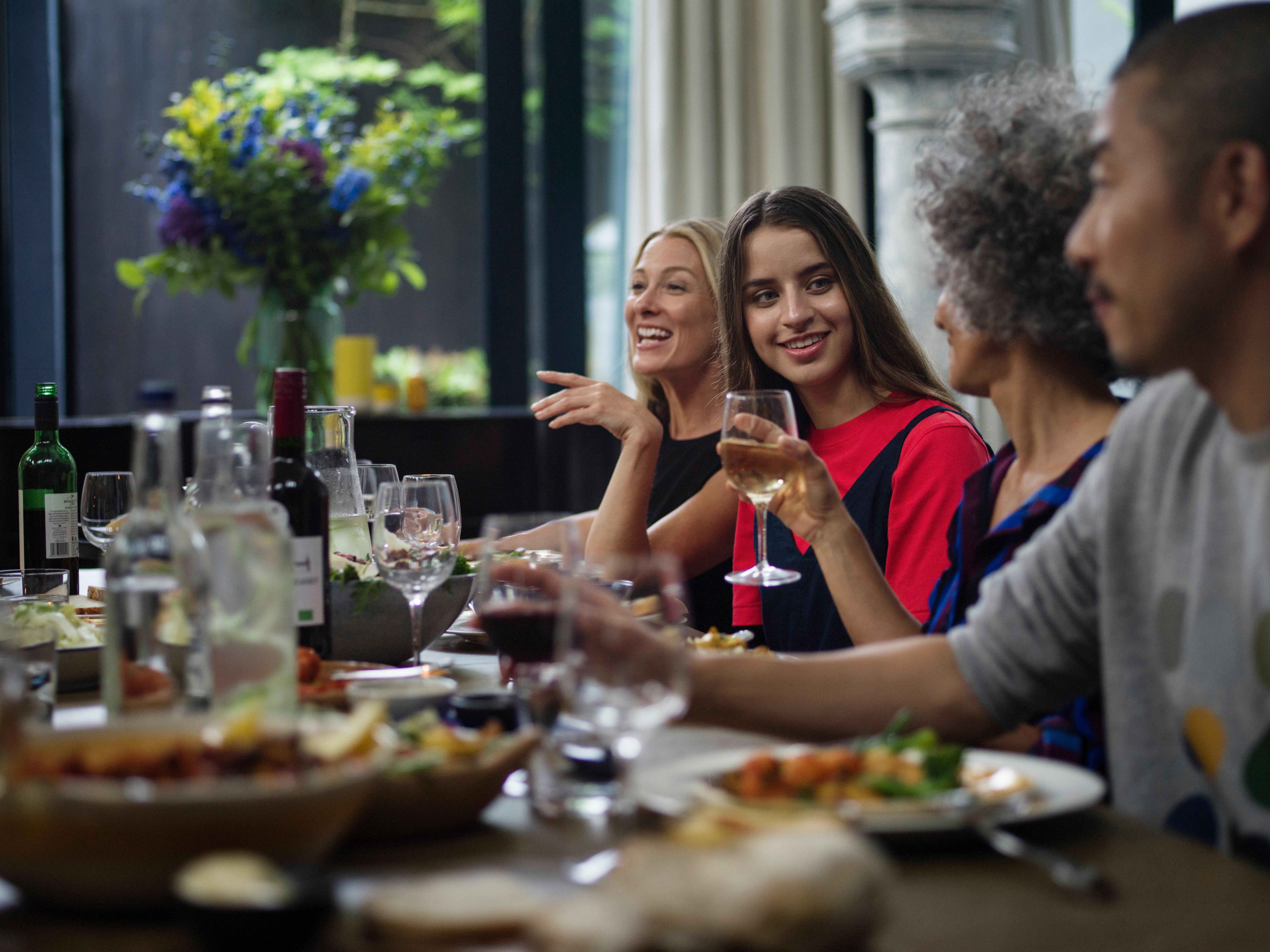 Voco Orchard Singapore By Ihg Экстерьер фото A dinner party