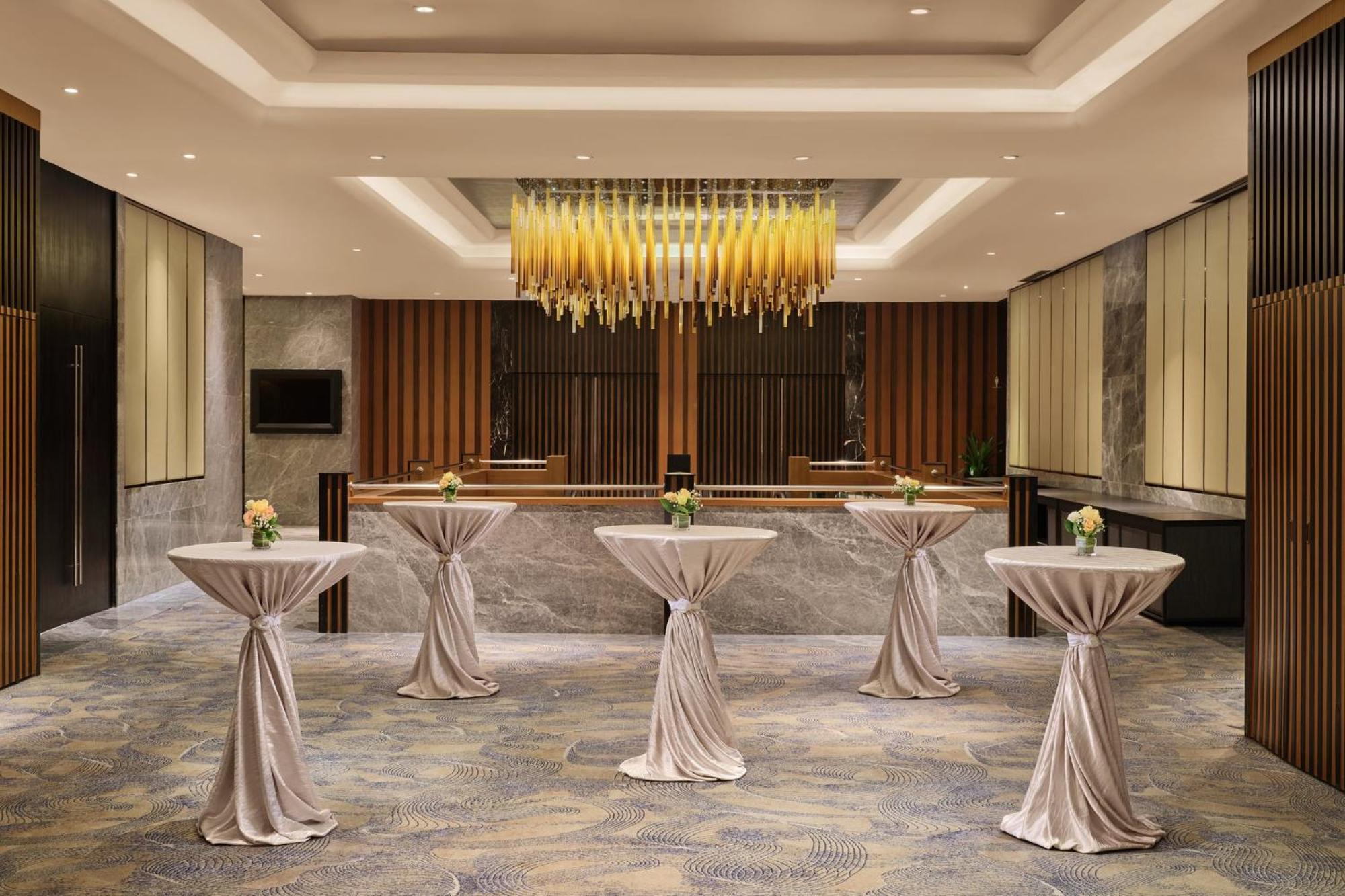 Voco Orchard Singapore By Ihg Экстерьер фото The Westin Hyderabad HICC