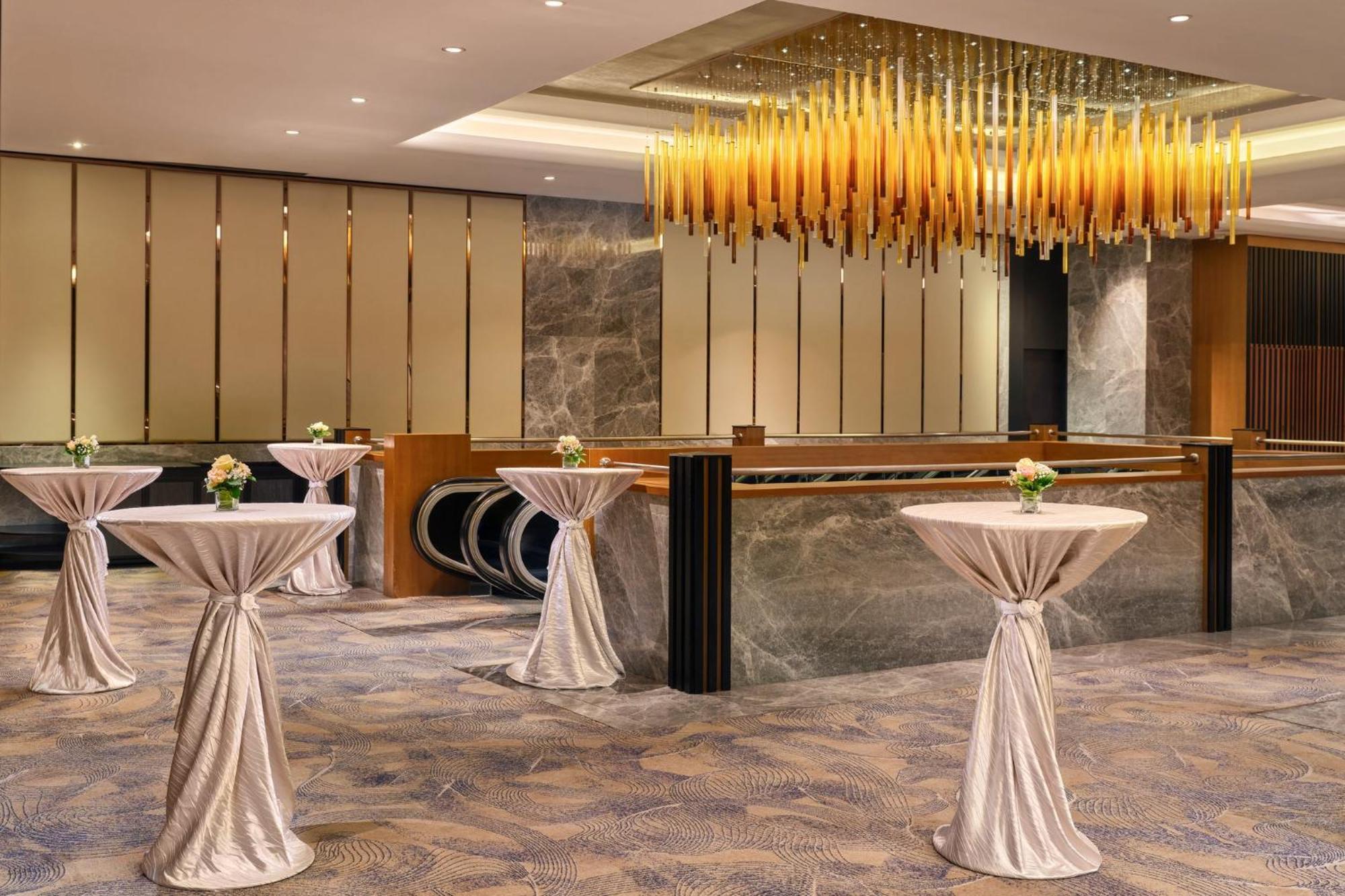 Voco Orchard Singapore By Ihg Экстерьер фото The Westin Mumbai International